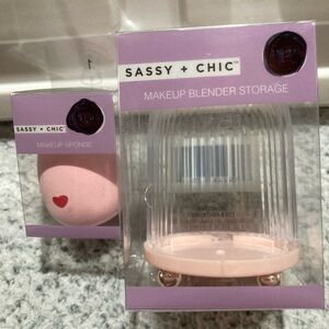 Make up sponge holder with sponge